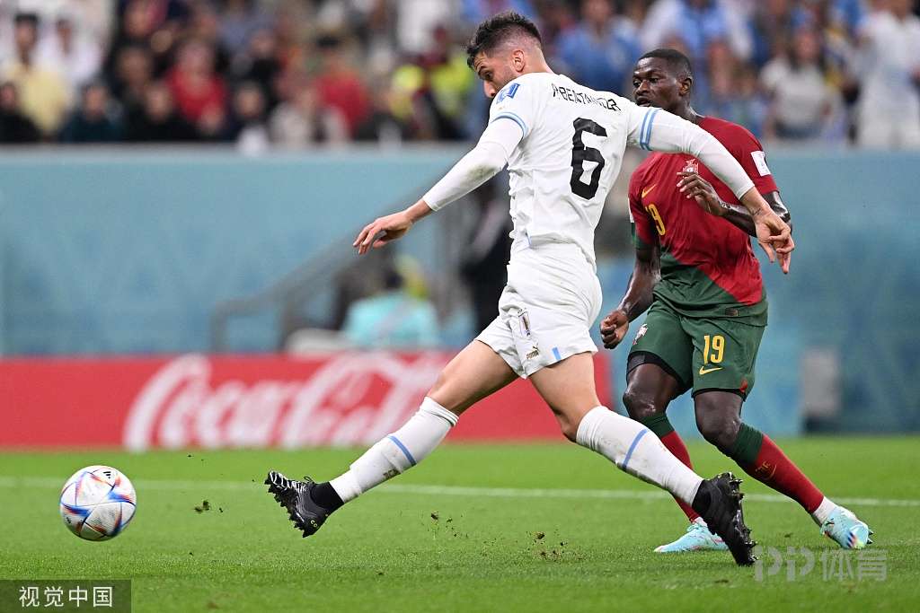 世界杯-葡萄牙2-0乌拉圭提前晋级 C罗造险B费双响 4 世界杯-葡萄牙2-0乌拉圭提前晋级 C罗造险B费双响